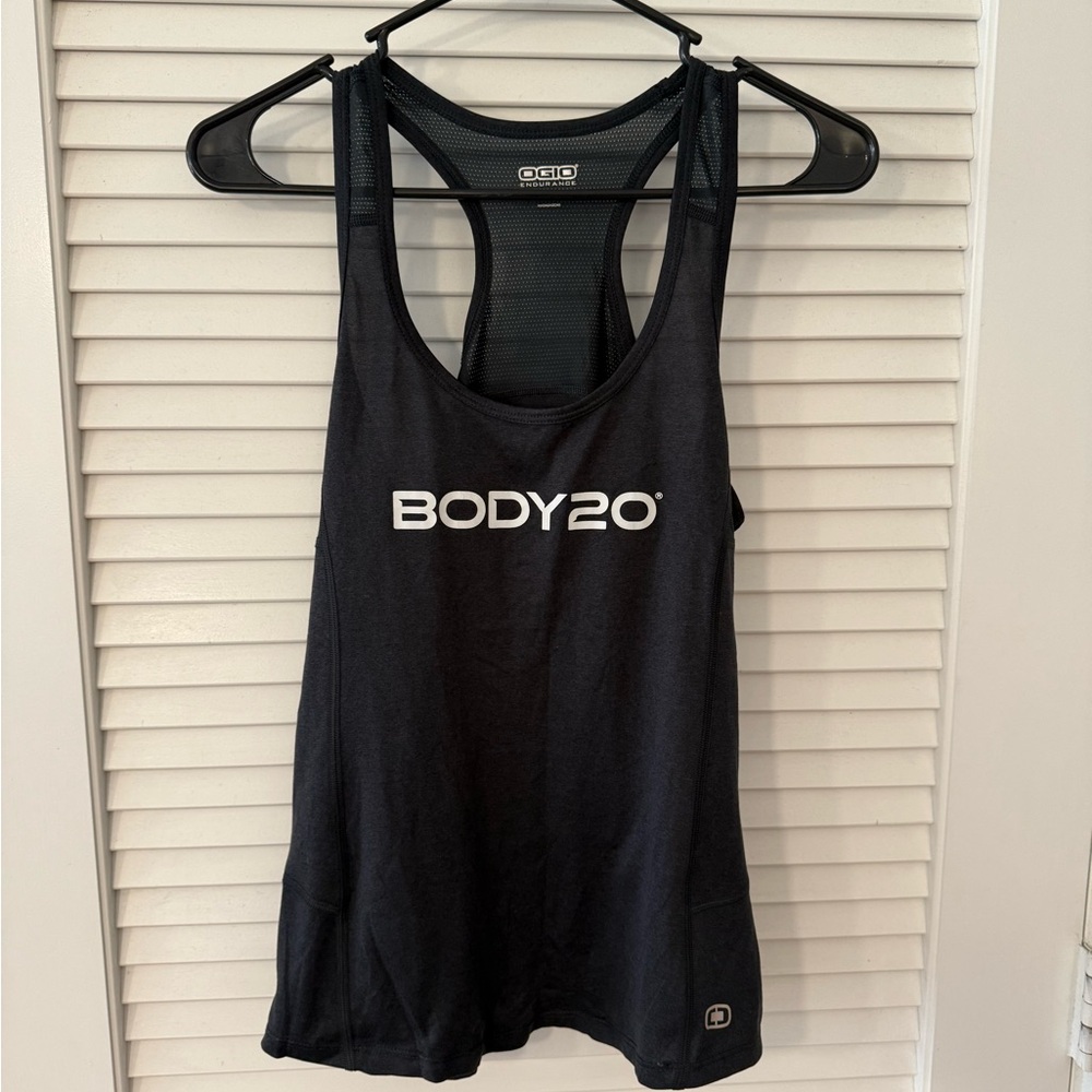 New body 20 mesh sport workout tank (3 avail : 2 medium 1 small)